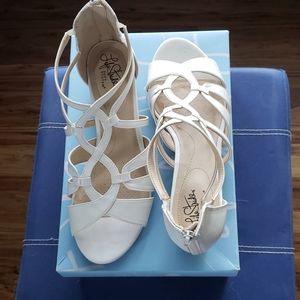 Lifestride Yacht White Sandals